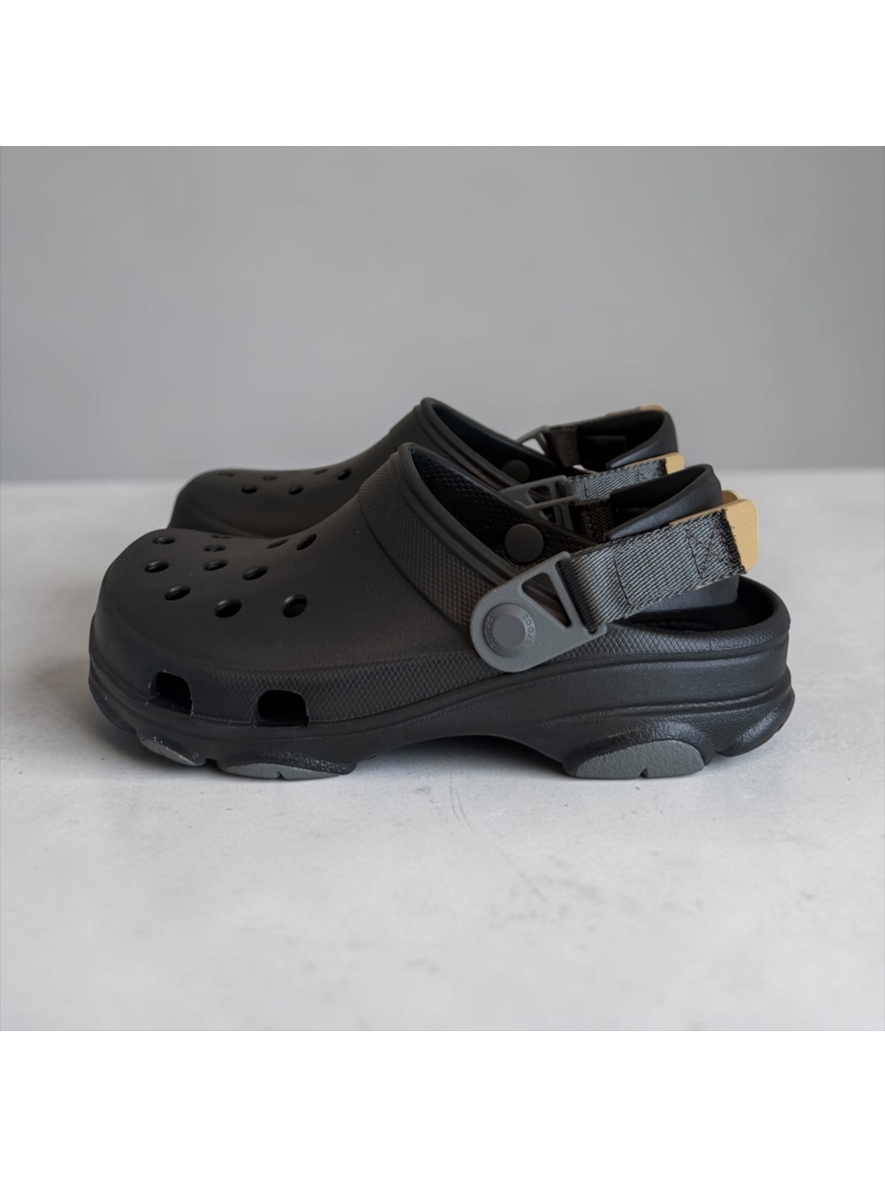 Crocs Classic All-Terrain Clogs – Black Women’s Size 7